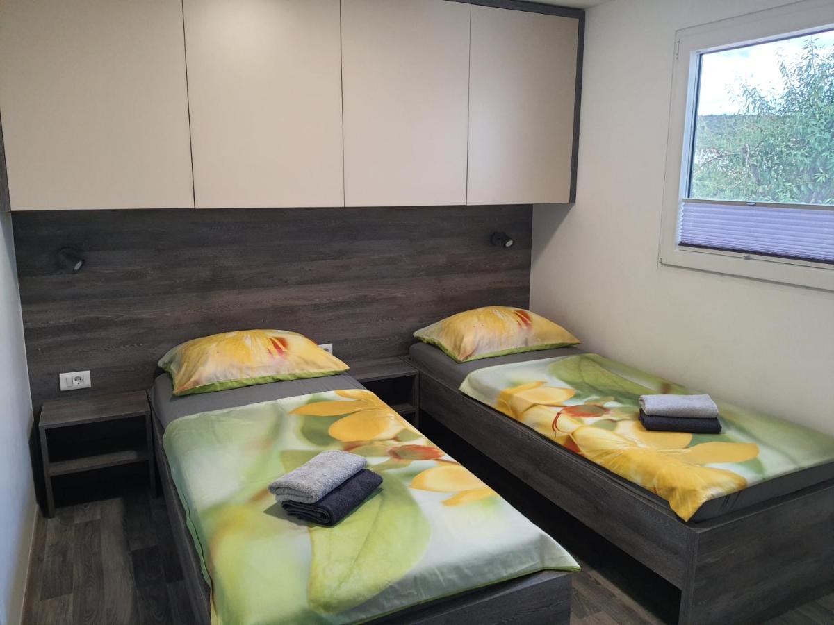 Mobile Home Tina Тисно Екстер'єр фото