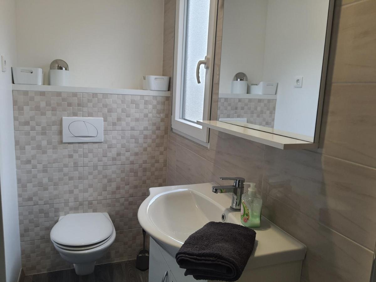 Mobile Home Tina Тисно Екстер'єр фото