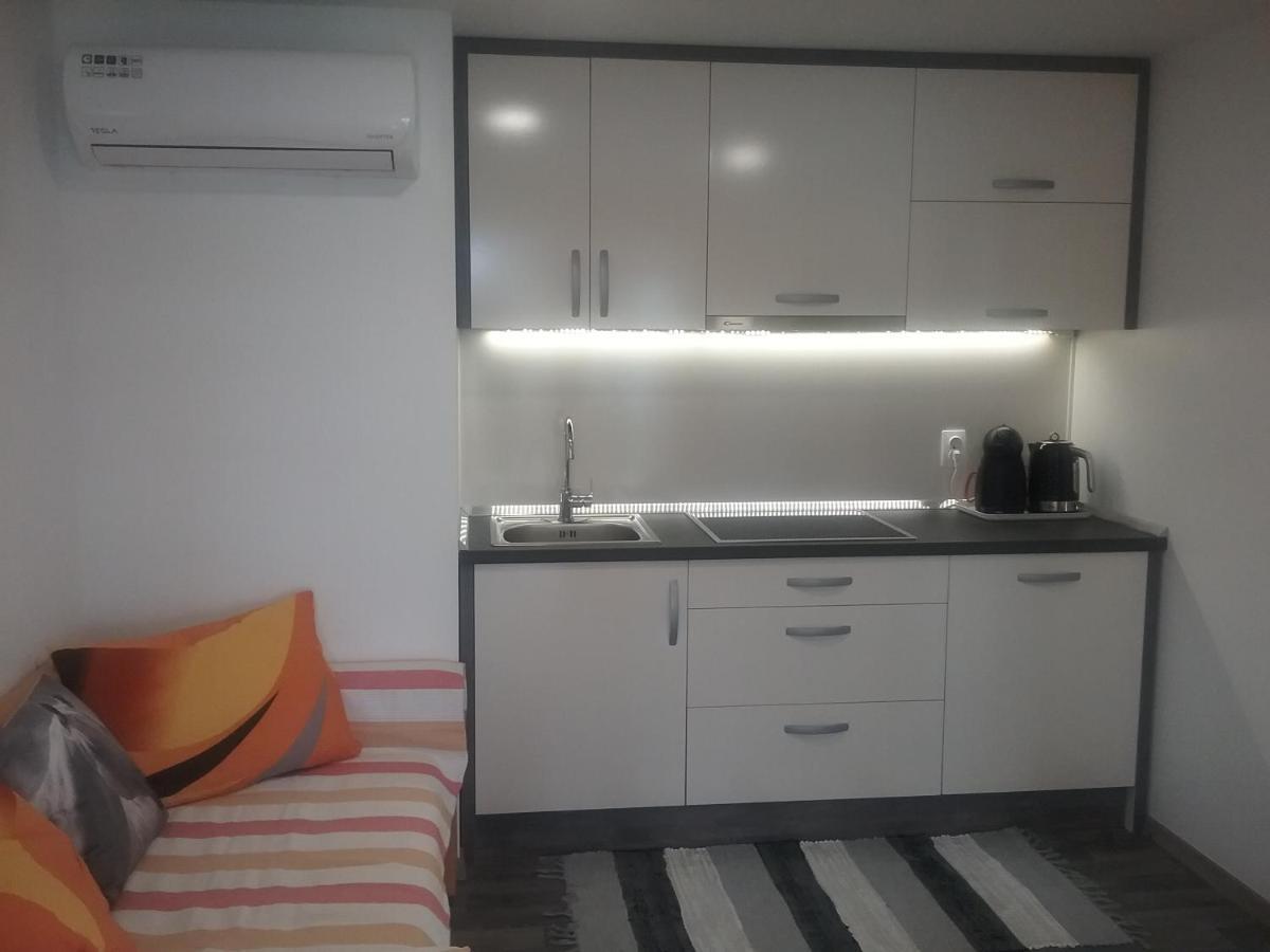 Mobile Home Tina Тисно Екстер'єр фото