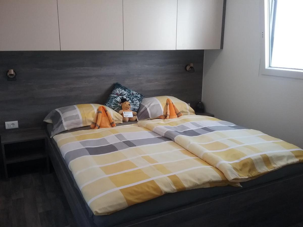 Mobile Home Tina Тисно Екстер'єр фото